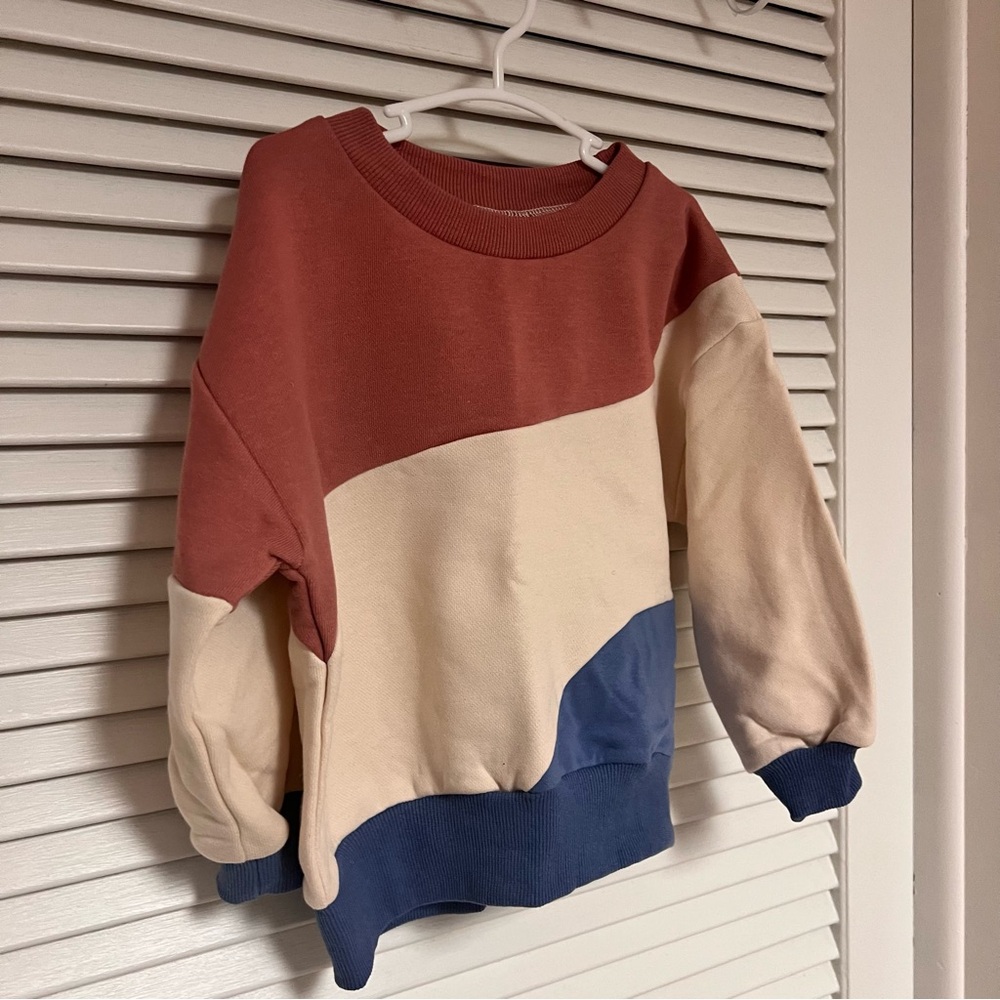 Wynken Wave Sweatshirt Size 3Y
NWT! - Picture 4 of 11